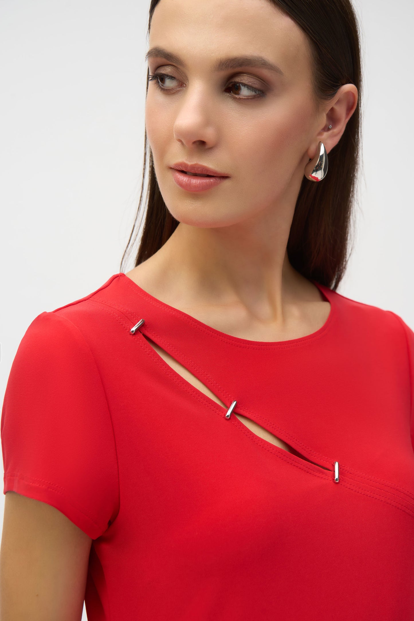 SHORT SLEEVE SILKY TOP