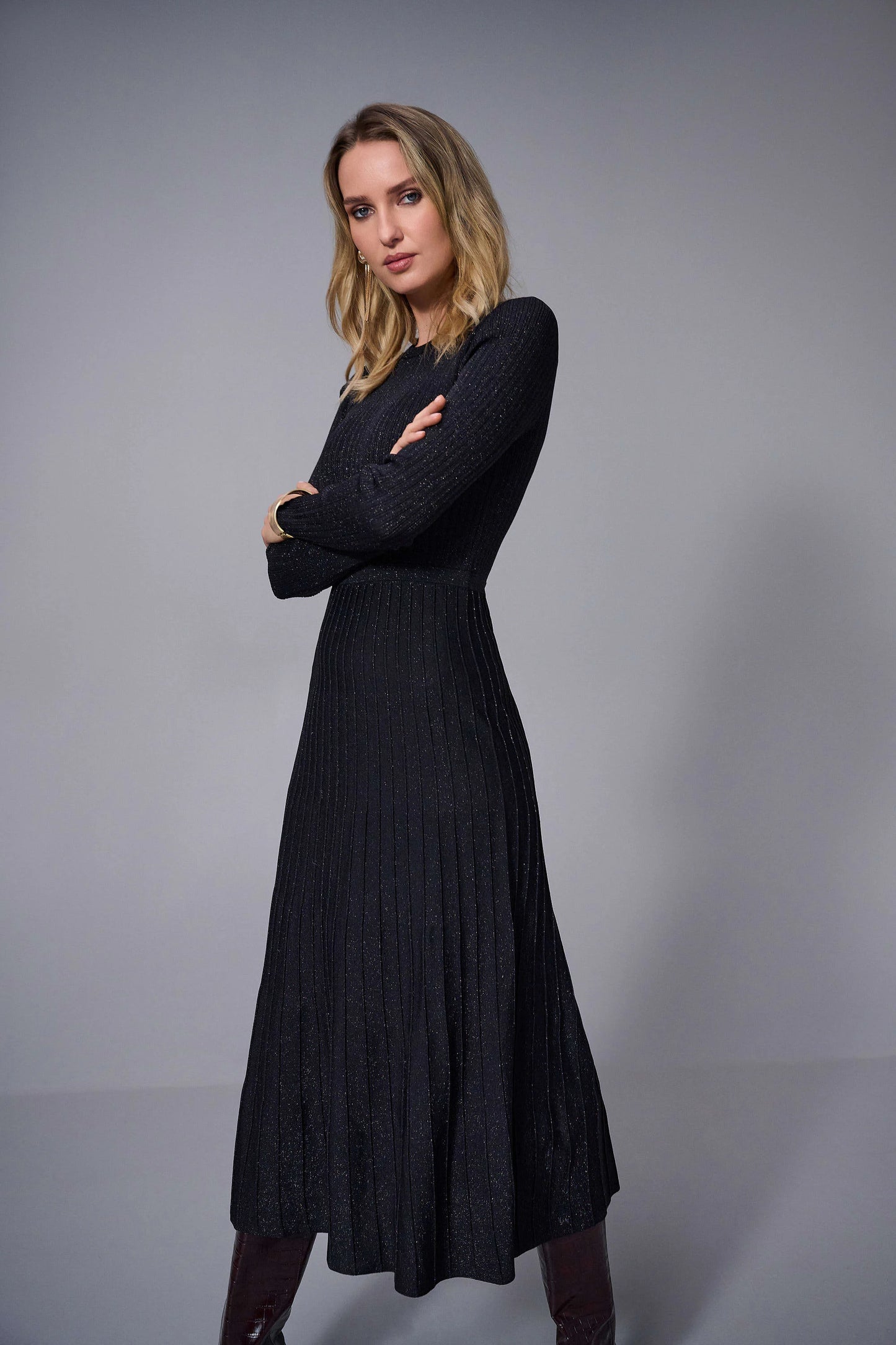 RIBBED FLARE DRESS