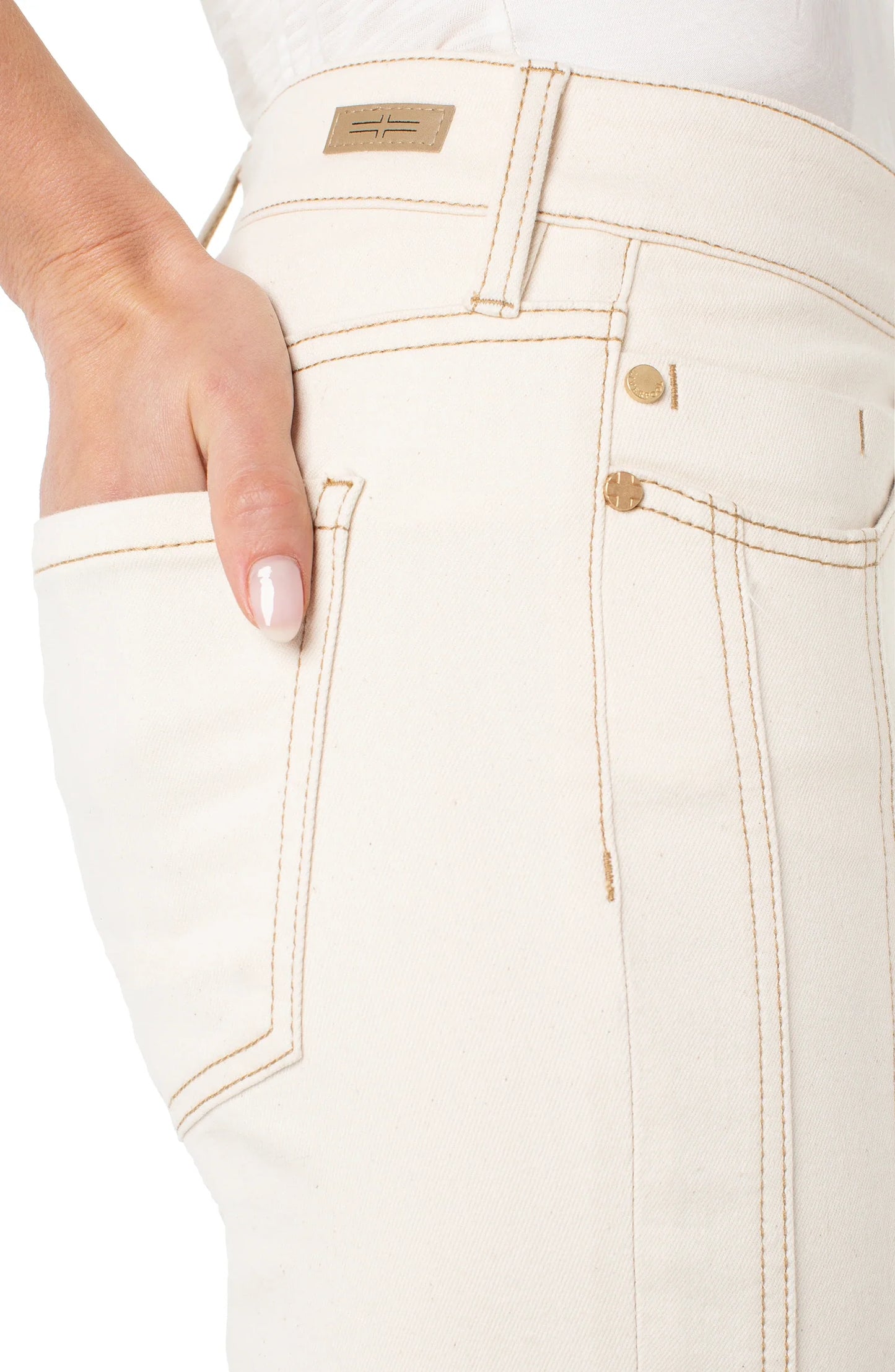 STRAIGHT LEG JEAN