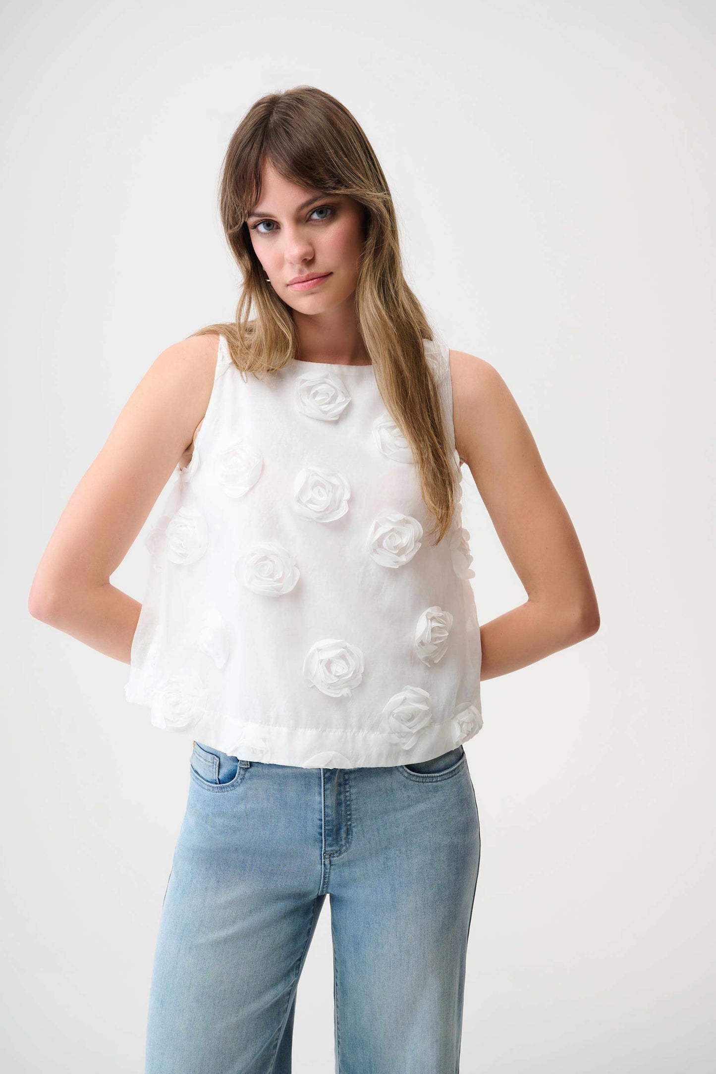 3D FLORAL SLEEVELESS TOP