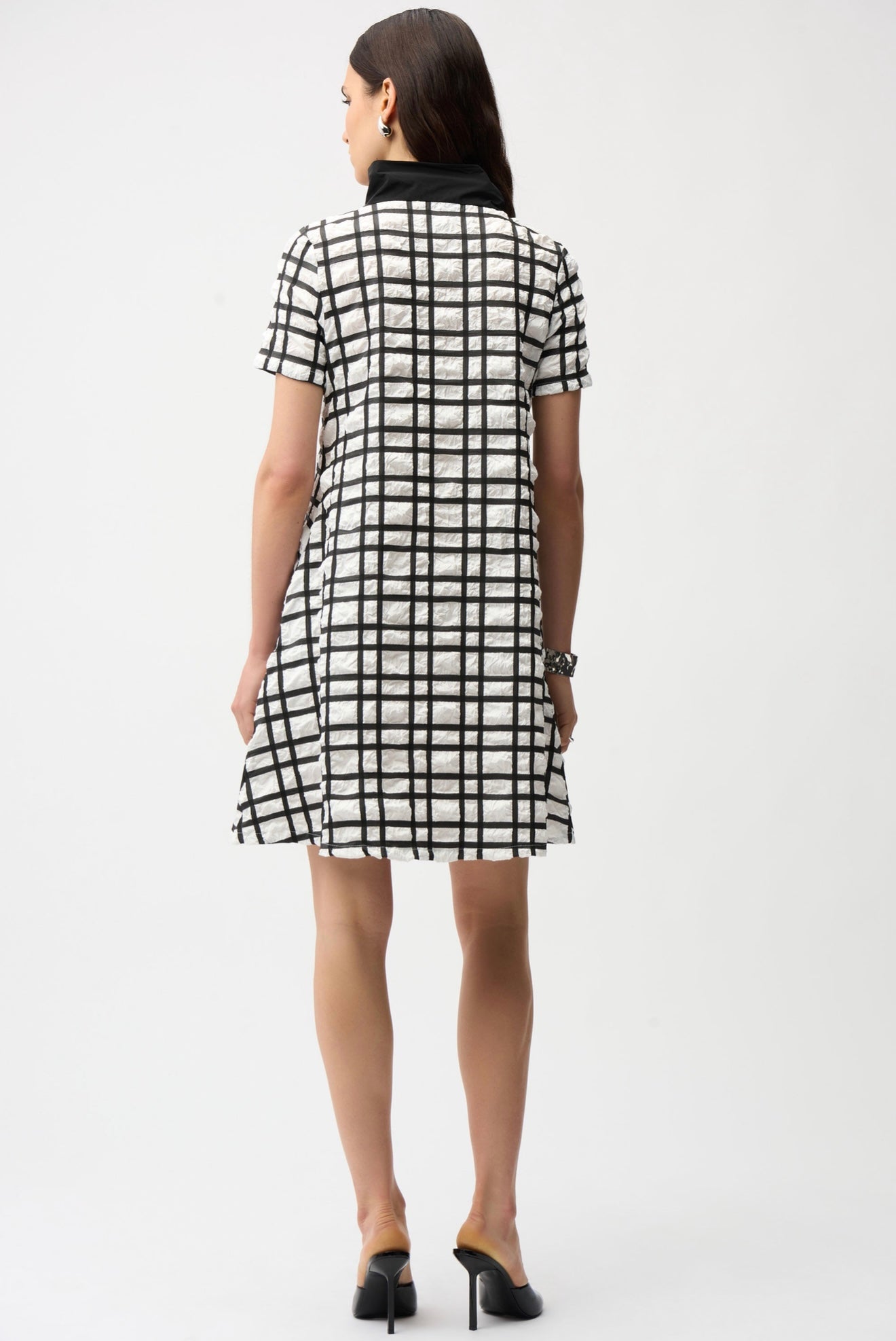 SHORT SLEEVE PUCKERED DRESS