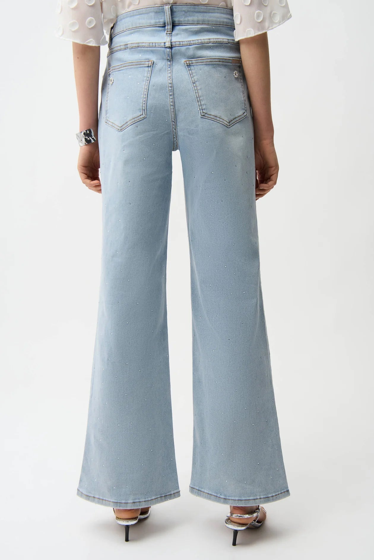 WIDE LEG JEANS WITH PEARLS AND RHINESTONES